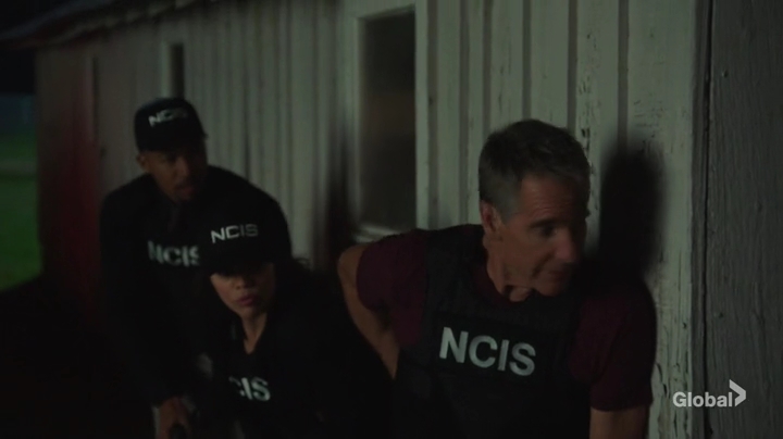 VampireDiariesWorld-dot-nl_NCIS-NewOrleans6x18-1401.jpg