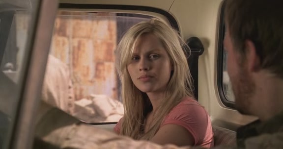 VampireDiairiesWorld-dot-org_TheMessenger2-TheScarecrow0306.jpg