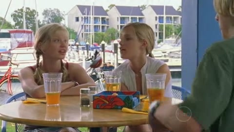 VampireDiariesWorld-dot-Org_H2OJustAddWaterS01E03-0112.jpg