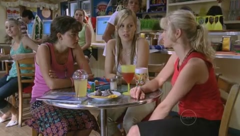 VampireDiariesWorld-dot-Org_H2OJustAddWaterS01E03-0510.jpg