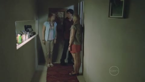 VampireDiariesWorld-dot-Org_H2OJustAddWaterS01E04-0911.jpg