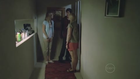 VampireDiariesWorld-dot-Org_H2OJustAddWaterS01E04-0913.jpg