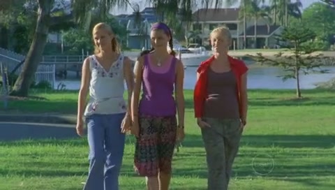 VampireDiariesWorld-dot-Org_H2OJustAddWaterS01E08-1579.jpg