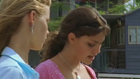 VampireDiariesWorld-dot-Org_H2OJustAddWaterS01E09-0133.jpg