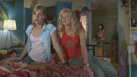 VampireDiariesWorld-dot-Org_H2OJustAddWaterS01E12-3290.jpg