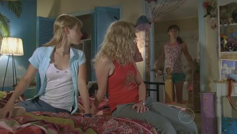 VampireDiariesWorld-dot-Org_H2OJustAddWaterS01E12-3310.jpg