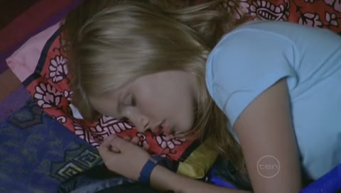 VampireDiariesWorld-dot-Org_H2OJustAddWaterS01E12-3418.jpg