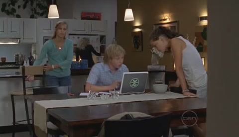 VampireDiariesWorld-dot-Org_H2OJustAddWaterS02E01-0323.jpg