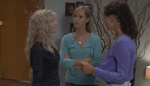 VampireDiariesWorld-dot-Org_H2OJustAddWaterS02E01-0403.jpg