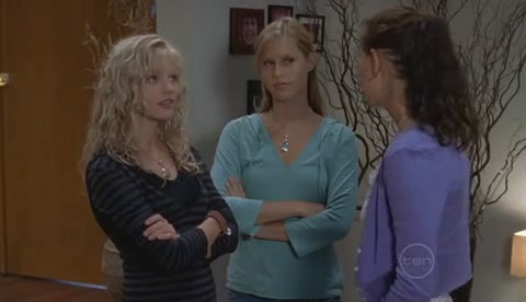 VampireDiariesWorld-dot-Org_H2OJustAddWaterS02E01-0425.jpg