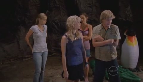 VampireDiariesWorld-dot-Org_H2OJustAddWaterS02E02-0265.jpg