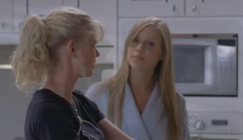 VampireDiariesWorld-dot-Org_H2OJustAddWaterS02E04-0392.jpg