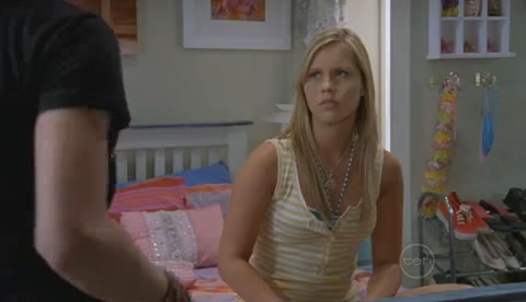 VampireDiariesWorld-dot-Org_H2OJustAddWaterS02E04-0676.jpg