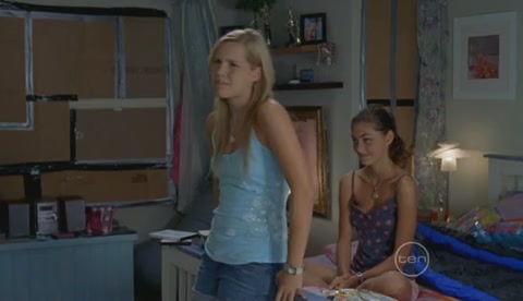 VampireDiariesWorld-dot-Org_H2OJustAddWaterS2E17-0642.jpg