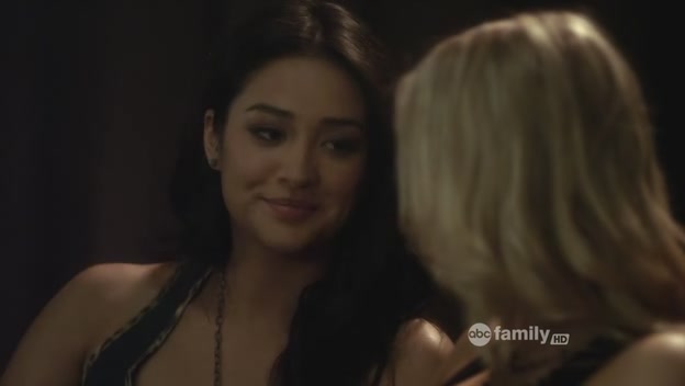 VampireDiariesWorld-dot-org_PrettyLitlleLiarsS02E02-1676.jpg