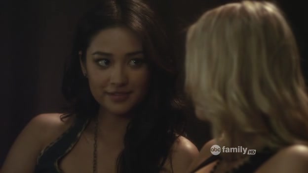 VampireDiariesWorld-dot-org_PrettyLitlleLiarsS02E02-1681.jpg