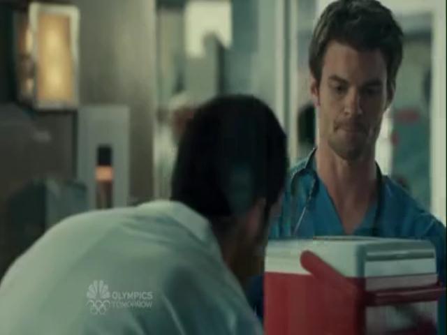 VampireDiariesWorld-dot-org_SavingHopeS01E08-1578.jpg