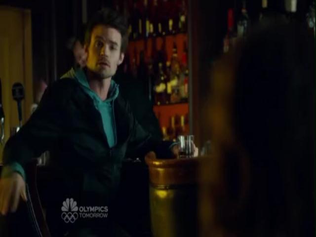 VampireDiariesWorld-dot-org_SavingHopeS01E08-2058.jpg