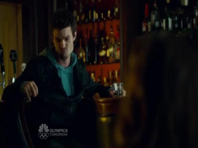 VampireDiariesWorld-dot-org_SavingHopeS01E08-2080.jpg