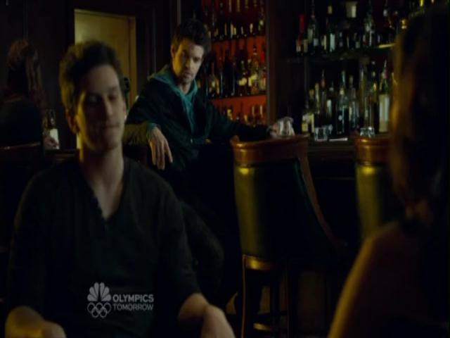 VampireDiariesWorld-dot-org_SavingHopeS01E08-2101.jpg