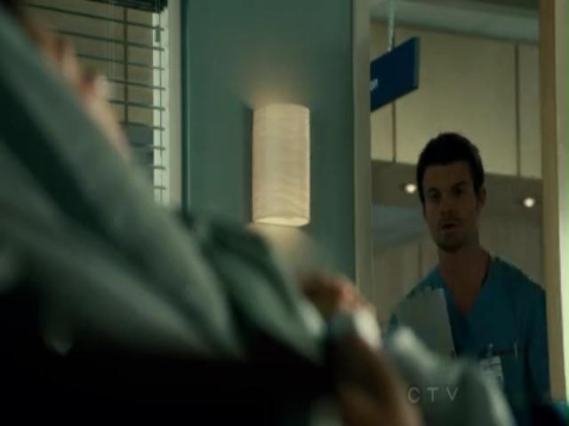 VampireDiariesWorld-dot-org_SavingHopeS01E12-1838.jpg