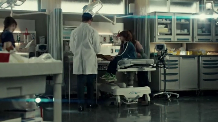 VampireDiariesWorld-dot-org_SavingHope2x01-0399.jpg