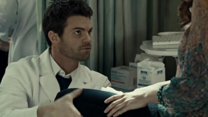 VampireDiariesWorld-dot-org_SavingHope2x01-0464.jpg