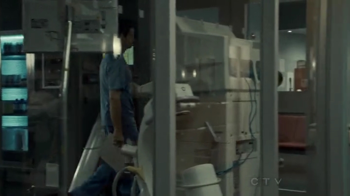 VampireDiariesWorld-dot-org_SavingHope2x01-0795.jpg