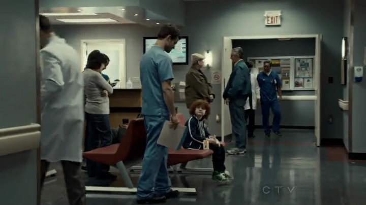 VampireDiariesWorld-dot-org_SavingHope2x01-0802.jpg