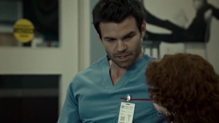 VampireDiariesWorld-dot-org_SavingHope2x01-0808.jpg