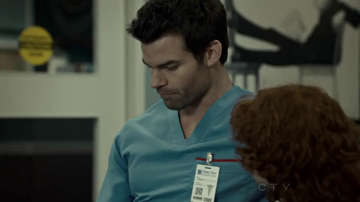 VampireDiariesWorld-dot-org_SavingHope2x01-0812.jpg