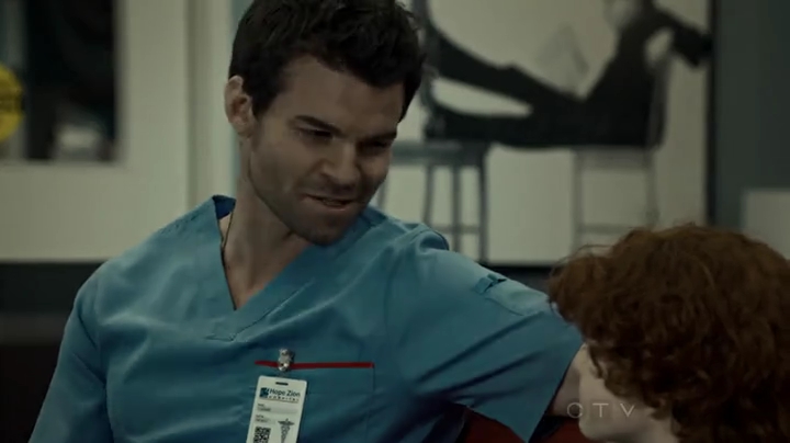 VampireDiariesWorld-dot-org_SavingHope2x01-0818.jpg