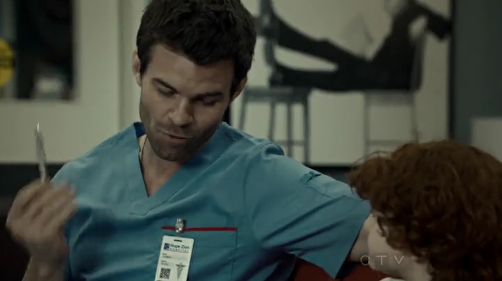 VampireDiariesWorld-dot-org_SavingHope2x01-0820.jpg