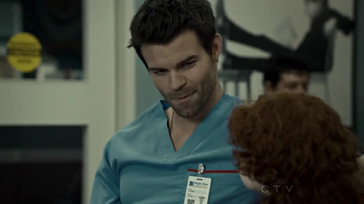 VampireDiariesWorld-dot-org_SavingHope2x01-0828.jpg