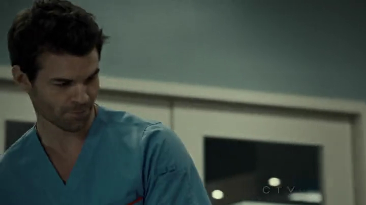 VampireDiariesWorld-dot-org_SavingHope2x01-0831.jpg