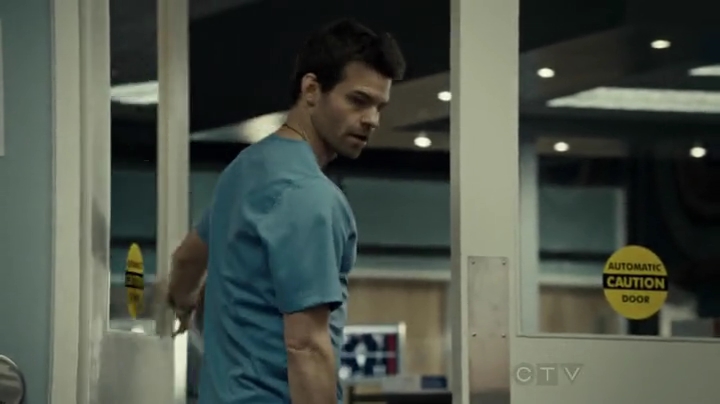 VampireDiariesWorld-dot-org_SavingHope2x01-0838.jpg