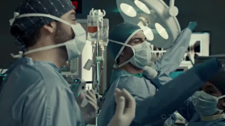 VampireDiariesWorld-dot-org_SavingHope2x01-0856.jpg