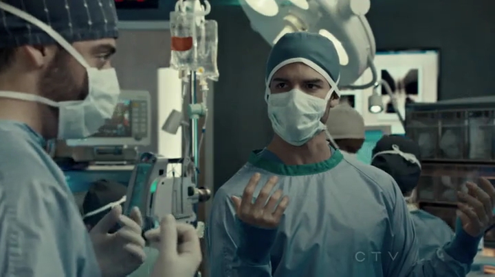 VampireDiariesWorld-dot-org_SavingHope2x01-0873.jpg