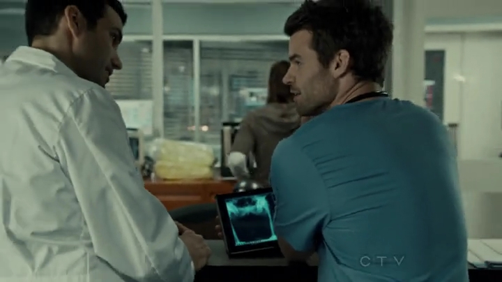 VampireDiariesWorld-dot-org_SavingHope2x01-1150.jpg