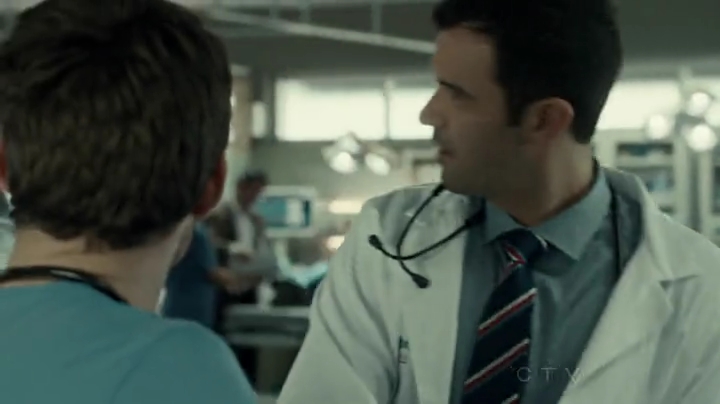 VampireDiariesWorld-dot-org_SavingHope2x01-1176.jpg