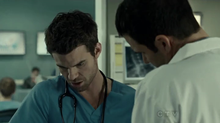 VampireDiariesWorld-dot-org_SavingHope2x01-1179.jpg