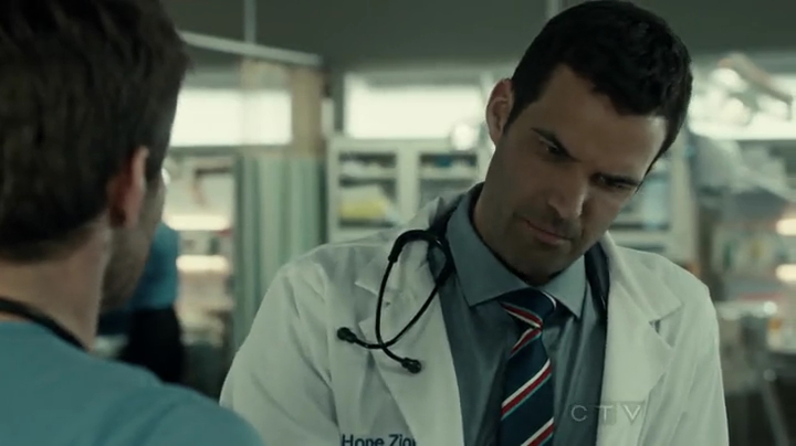 VampireDiariesWorld-dot-org_SavingHope2x01-1182.jpg