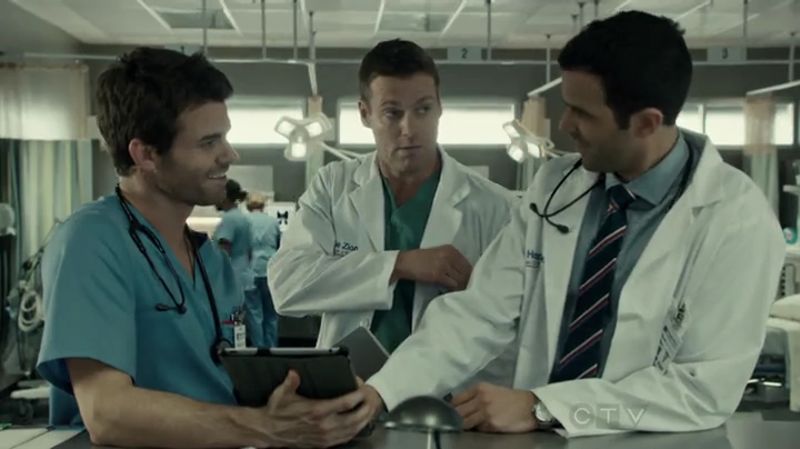 VampireDiariesWorld-dot-org_SavingHope2x01-1185.jpg