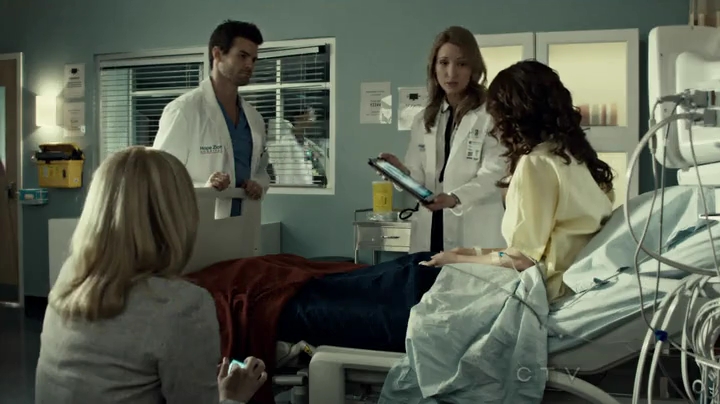 VampireDiariesWorld-dot-org_SavingHope2x01-1254.jpg