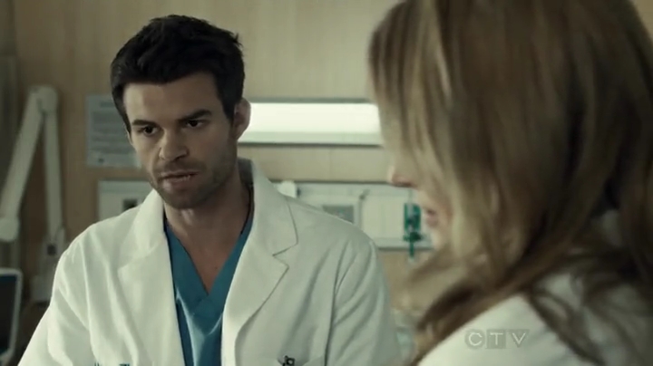 VampireDiariesWorld-dot-org_SavingHope2x01-1275.jpg