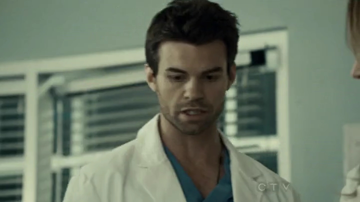 VampireDiariesWorld-dot-org_SavingHope2x01-1313.jpg