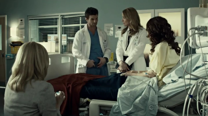 VampireDiariesWorld-dot-org_SavingHope2x01-1317.jpg