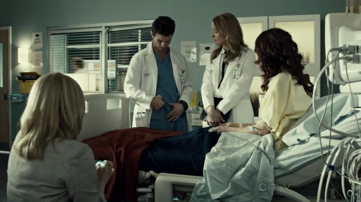 VampireDiariesWorld-dot-org_SavingHope2x01-1318.jpg