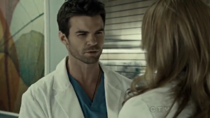 VampireDiariesWorld-dot-org_SavingHope2x01-1357.jpg