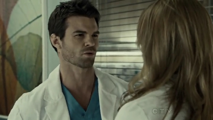 VampireDiariesWorld-dot-org_SavingHope2x01-1359.jpg